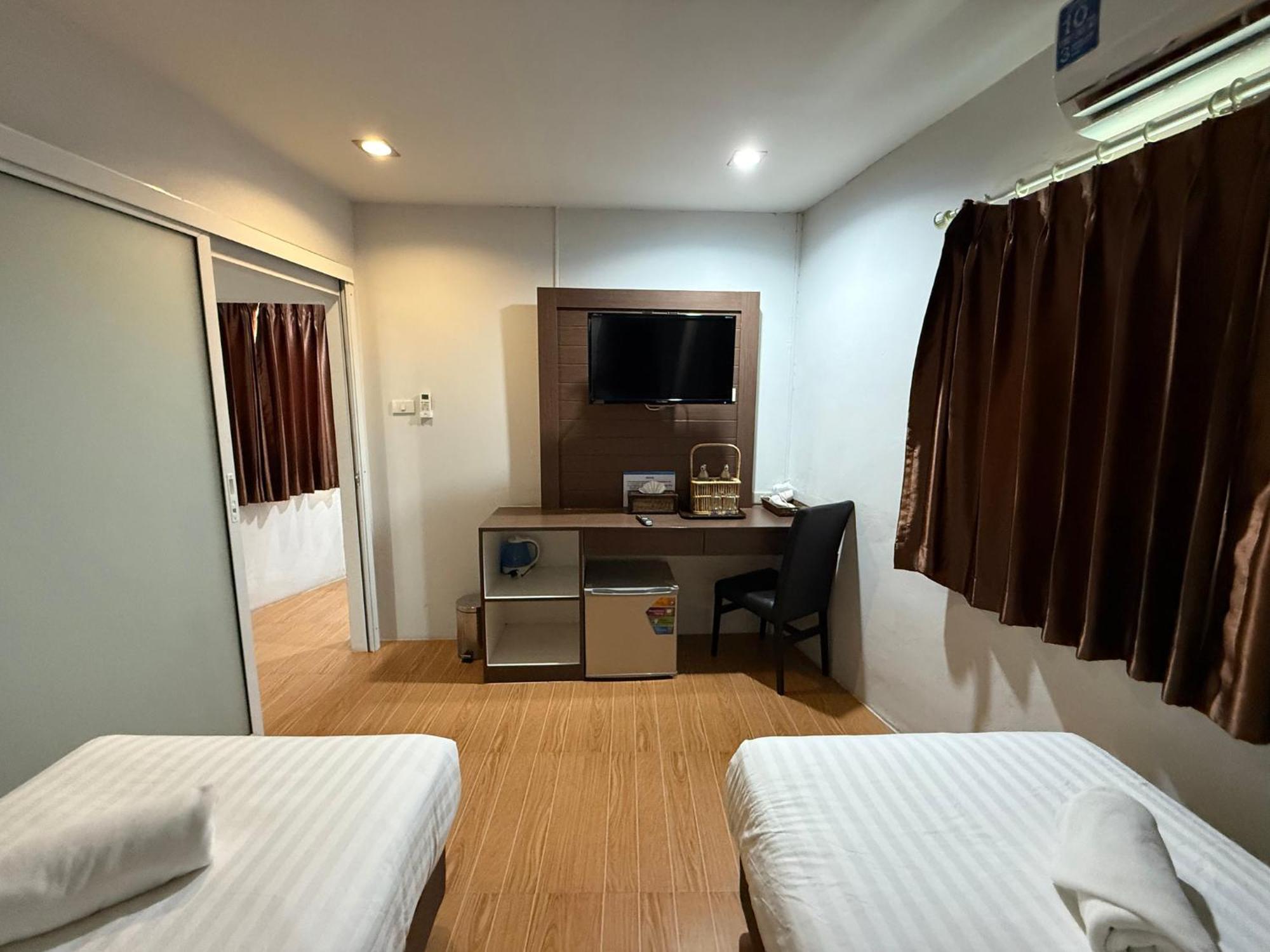 Bed By Cruise Hotel At Samakkhi-Tivanont Nonthaburi Esterno foto