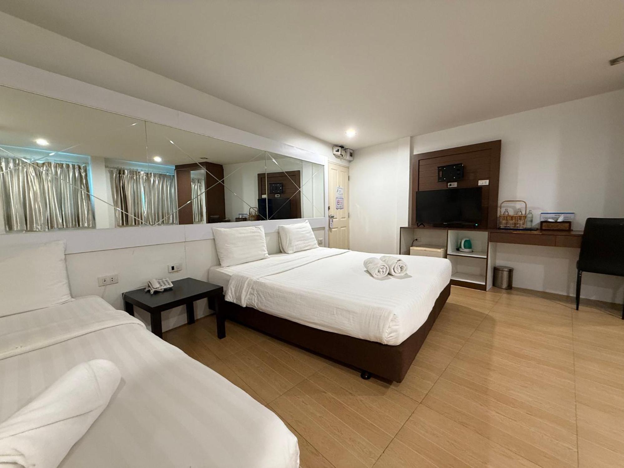 Bed By Cruise Hotel At Samakkhi-Tivanont Nonthaburi Esterno foto