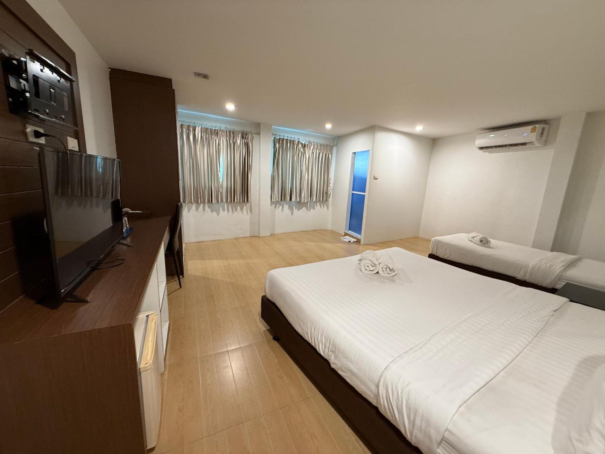 Bed By Cruise Hotel At Samakkhi-Tivanont Nonthaburi Esterno foto